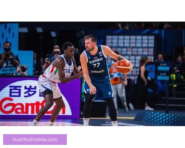 海斯：教练强调与艾顿一起守住禁区 东契奇复出需避免再吃技术犯规